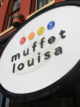 Passion For Cakes Surprises Sidney BC with a Free “Passion Cake” in Tribute to Muffet & Louisa Kitchen Store Passion For Cakes Surprises Sidney BC with a Free “Passion Cake” in Tribute to Muffet & Louisa Kitchen Store